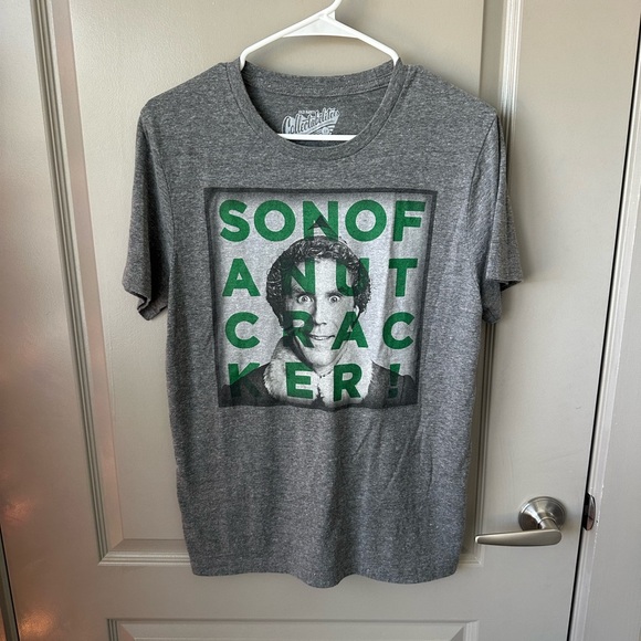 Like new ELF graphic tee - Picture 1 of 3